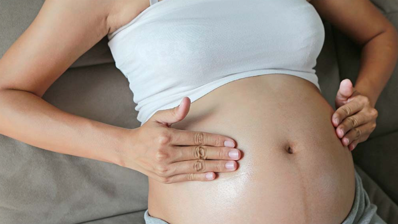 Giải pháp khi thai nhi đạp nhiều khi nằm ngửa