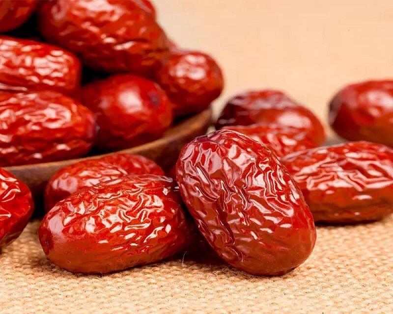 Bà bầu ăn táo đỏ khô