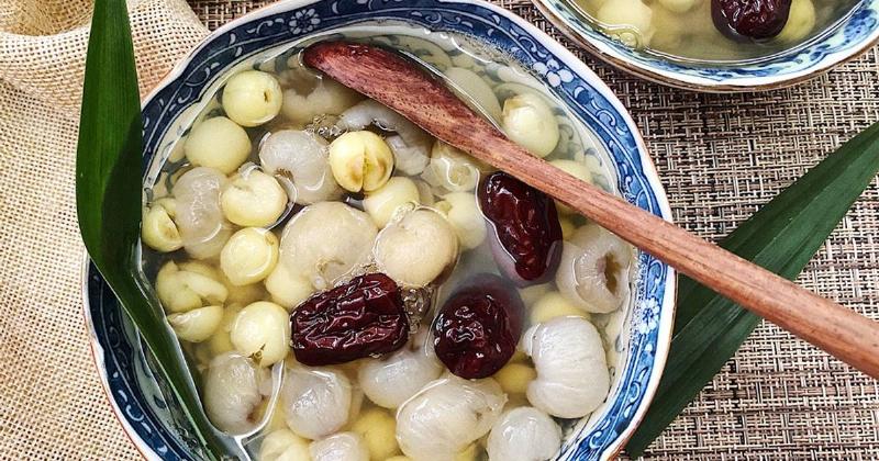 Chè táo đỏ long nhãn hạt sen