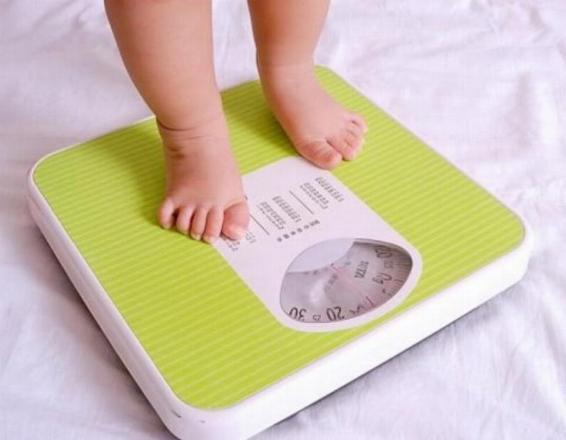 Chọn sữa tăng cân cho bé