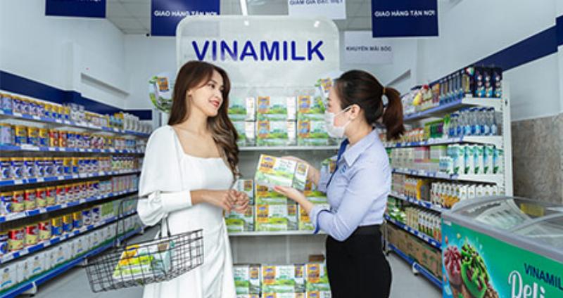 Sữa tươi Vinamilk không đường tại cửa hàng tiện lợi