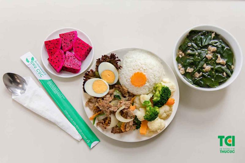 Ăn thịt bò sau sinh mổ
