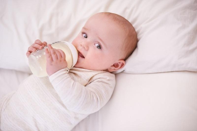 Phân Cứng Táo Bón Em Bé Sơ Sinh: Nguyên Nhân Và Cách Xử Lý