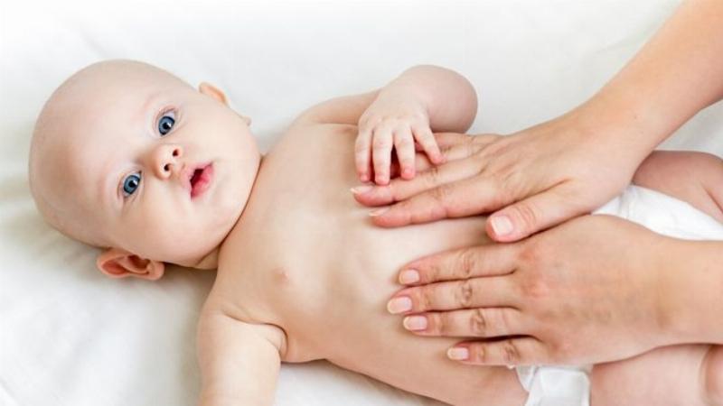 Trẻ sơ sinh bị sôi bụng kèm tiêu chảy